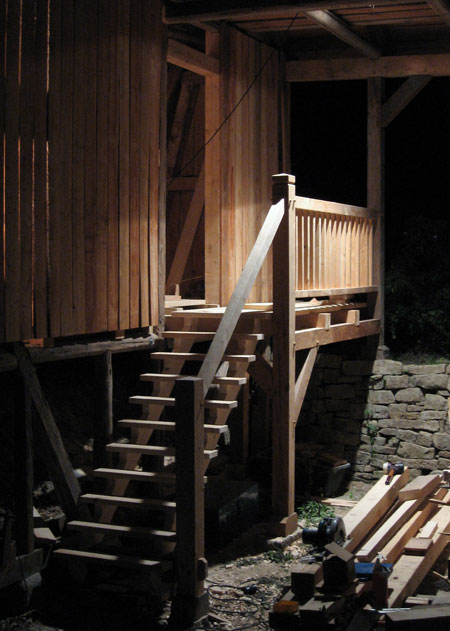 Holztreppe und Laubengang, Scheunensanierung